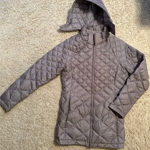 North Face Quilted Hooded Jacket in Gray